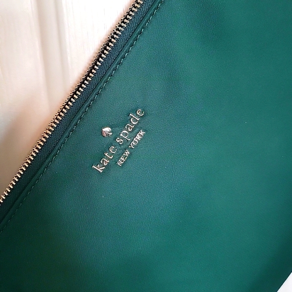 Kate Spade Medium Chelsea Wristlet - Picture 2 of 3